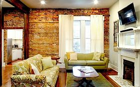 Newly Renovated Historic Savannah Townhome!